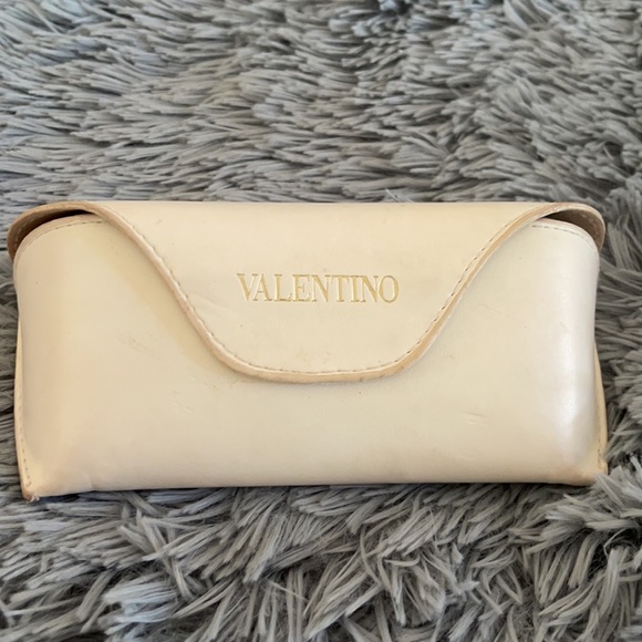 🕶Authentic Valentino Sunglasses🕶 - Picture 7 of 11